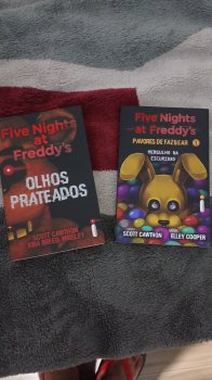 Dois livros relacionados a mesma franquia!